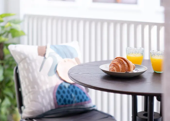 Btsthonglor Kingbed Private Baths&balcony Fastwifi * Бангкок